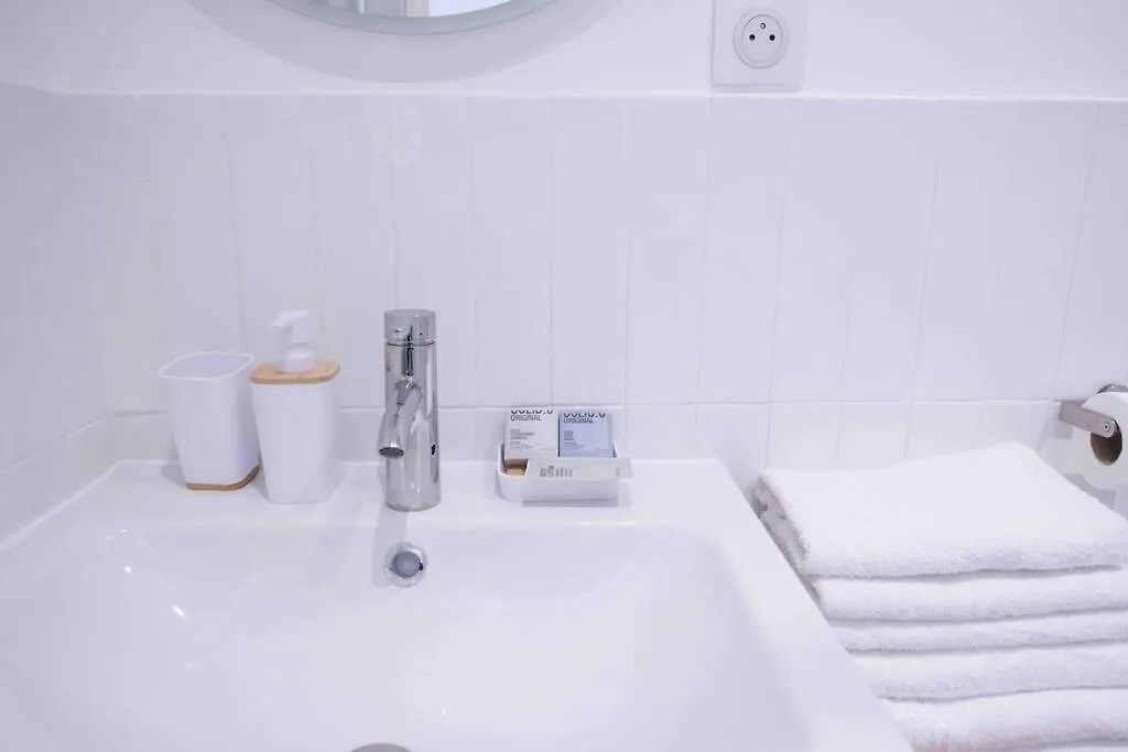 Apartment Portes De Paris Rer C A 2 Min Wifi & Parking Inclus Choisy-le-Roi