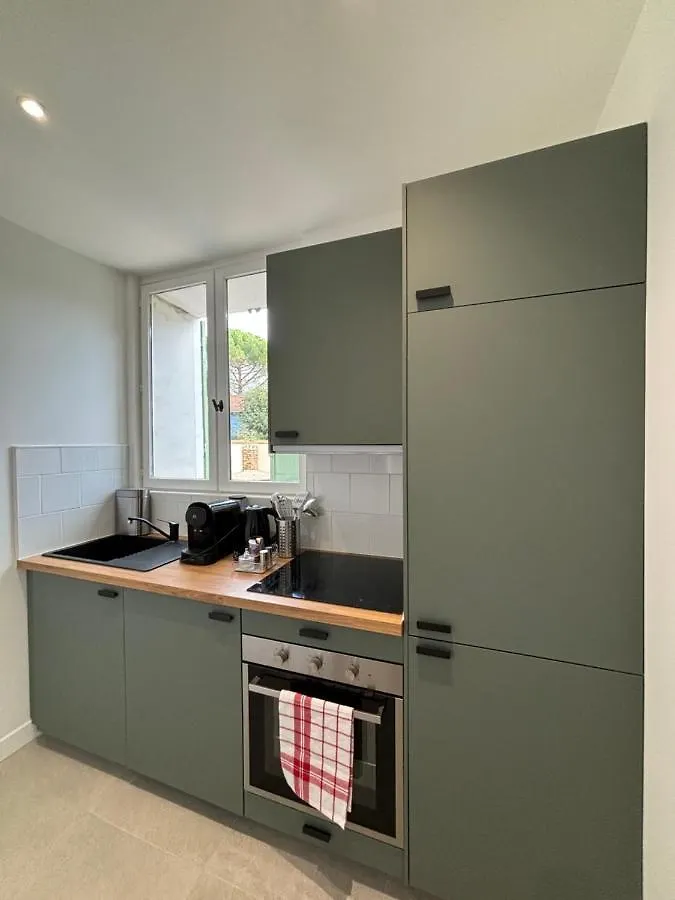 Apartment Portes De Paris Rer C A 2 Min Wifi & Parking Inclus Choisy-le-Roi